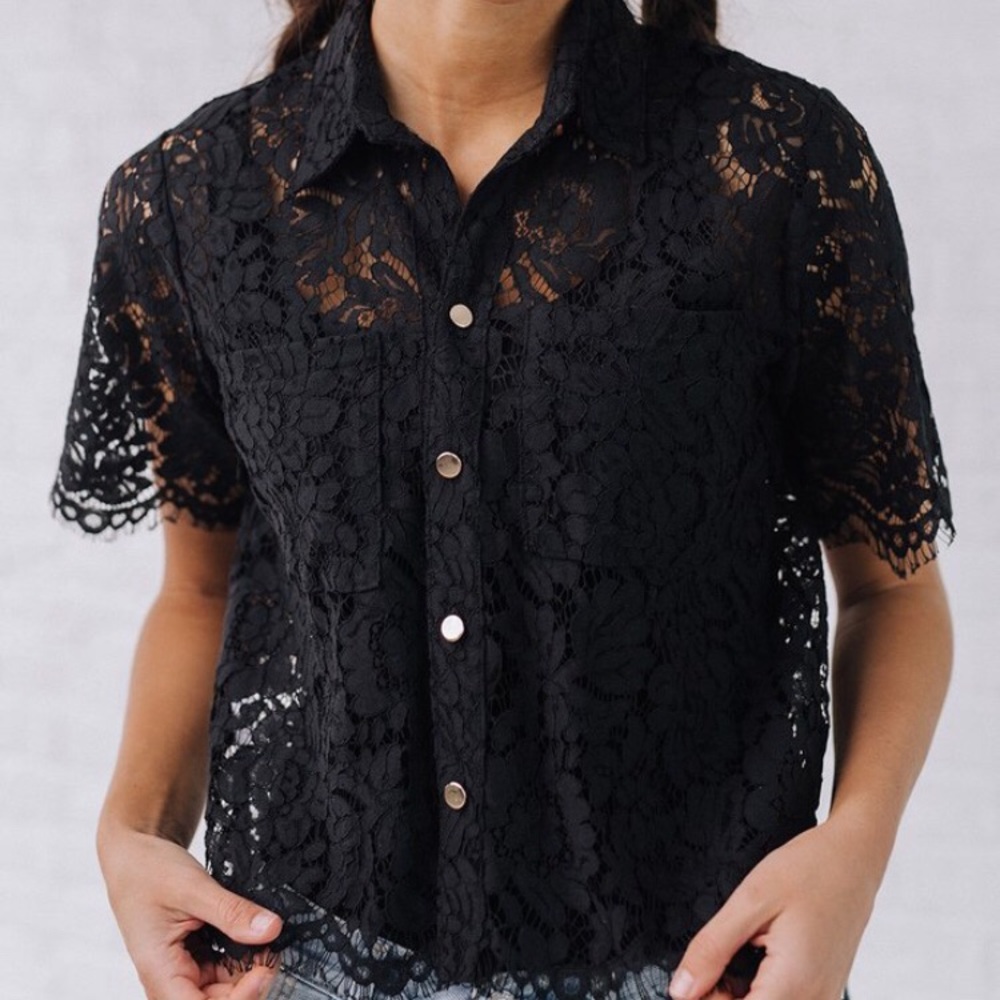 Lace black top